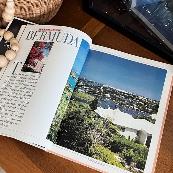 1988/1989 VACATION BERMUDA VINTAGE COFFEE TABLE BOOK - Picture 5 of 11